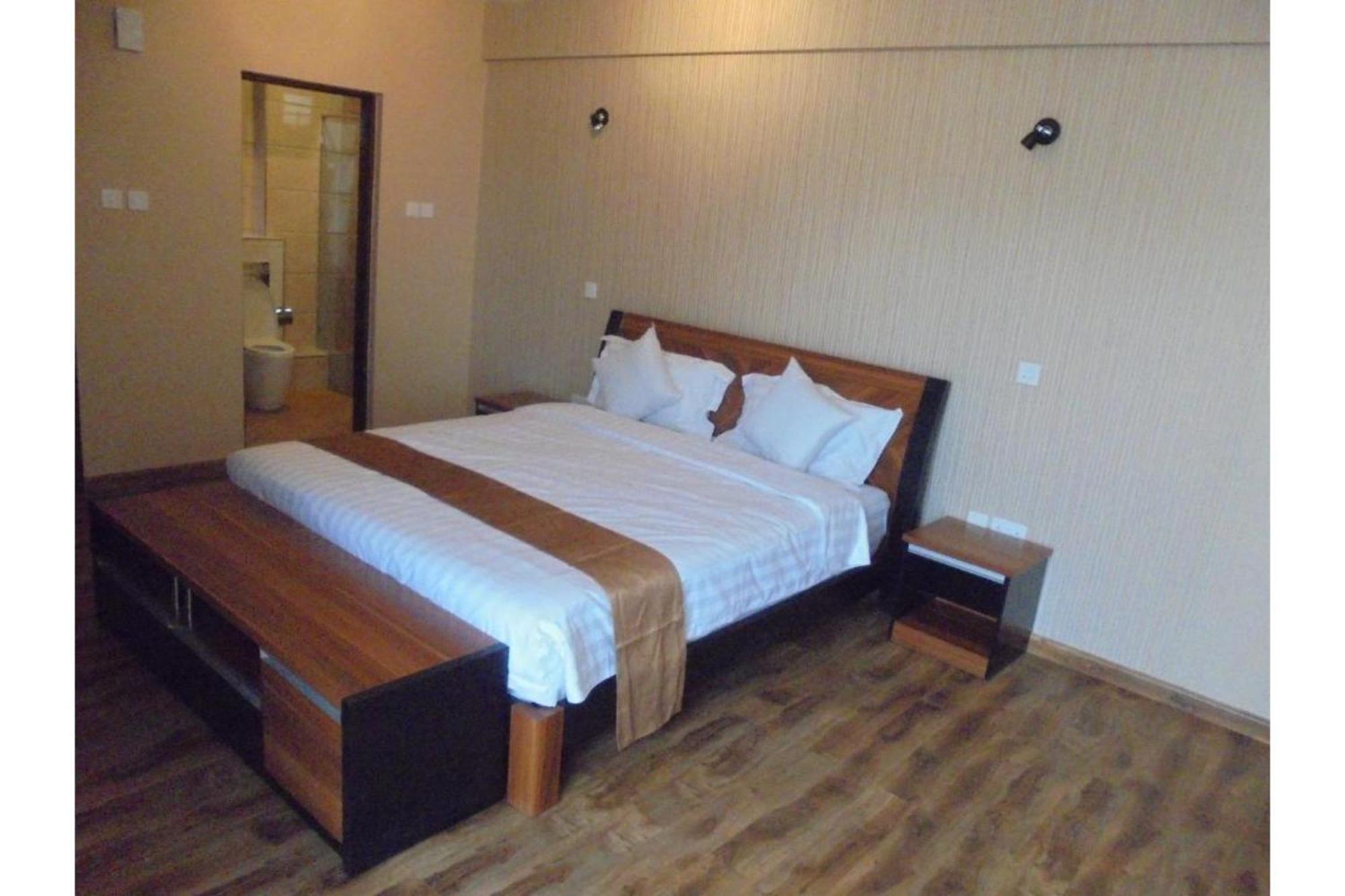 We Hotel & Suites Найроби Экстерьер фото