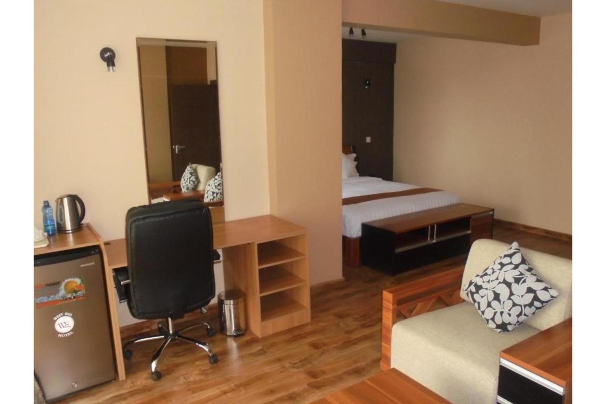 We Hotel & Suites Найроби Экстерьер фото