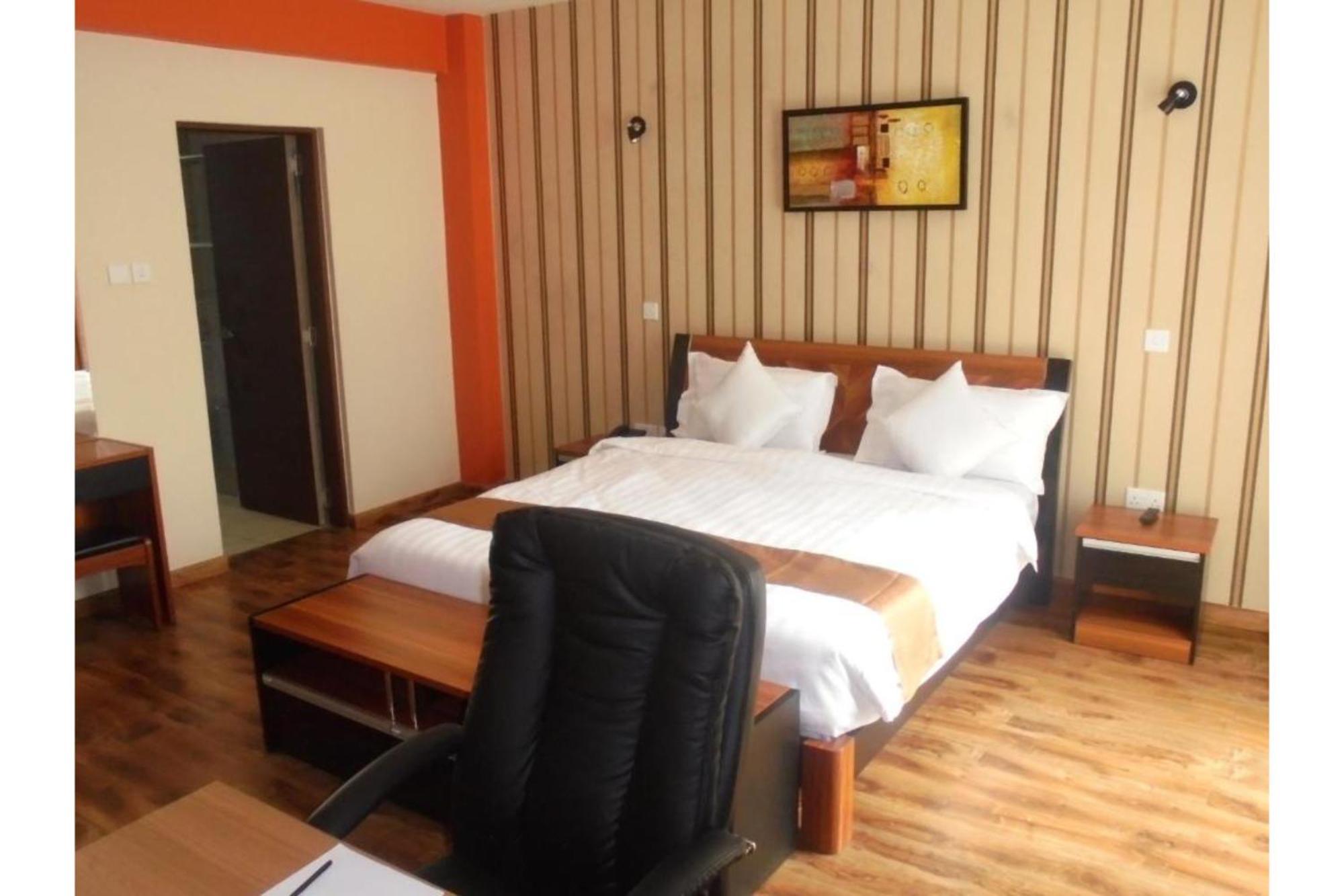 We Hotel & Suites Найроби Экстерьер фото