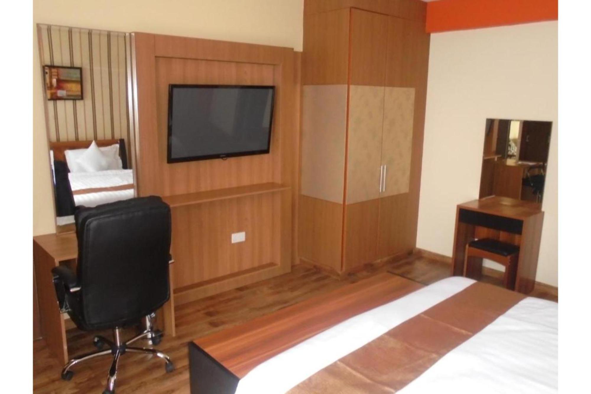 We Hotel & Suites Найроби Экстерьер фото