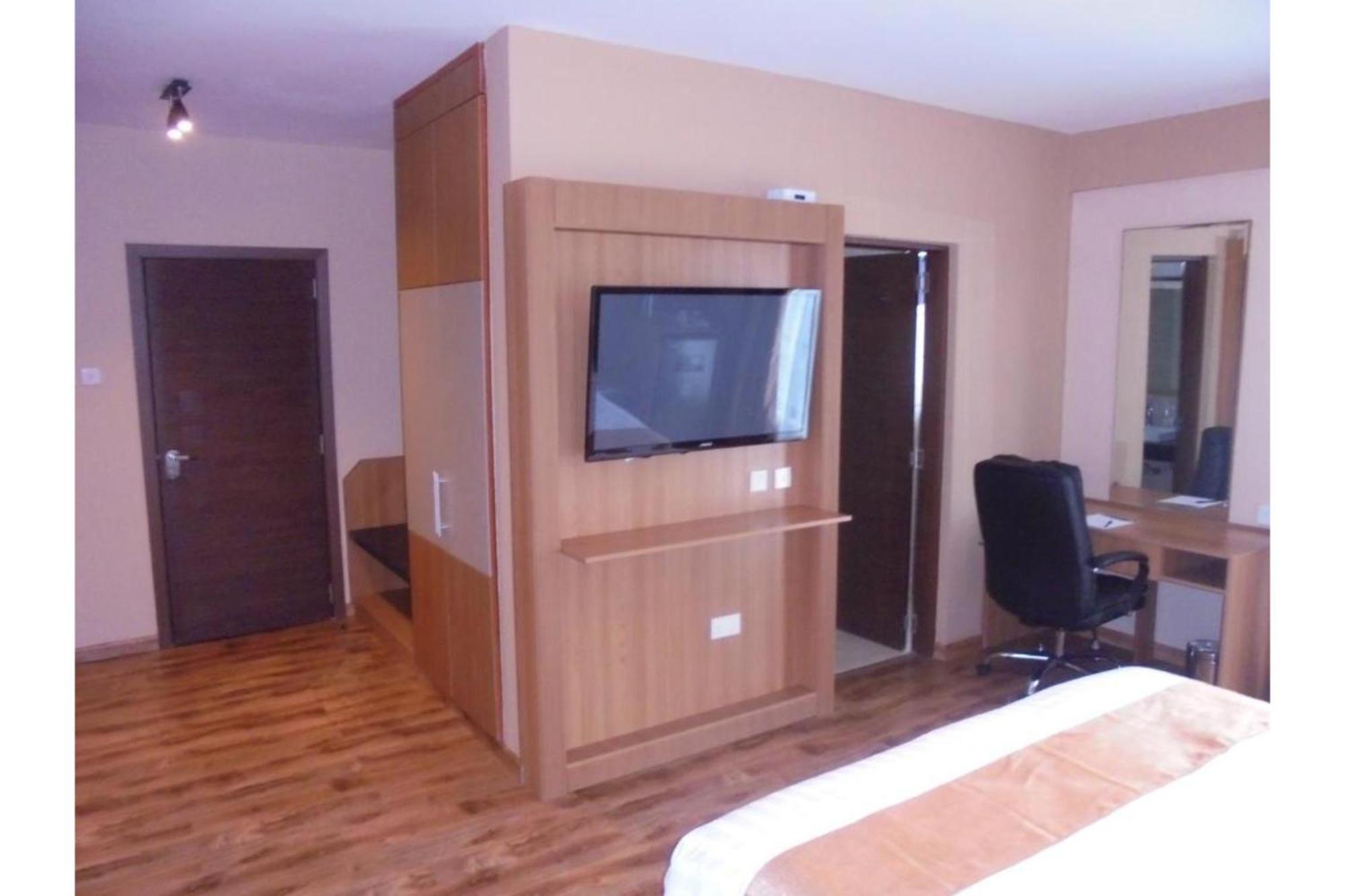 We Hotel & Suites Найроби Экстерьер фото